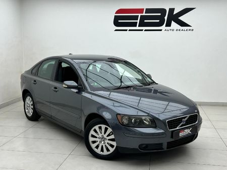 2006-Volvo-S40-24i_0