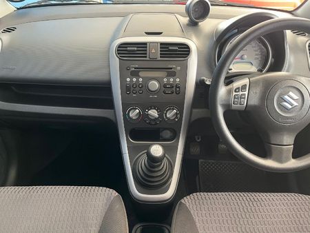 2014-Suzuki-Splash-12-GL_4
