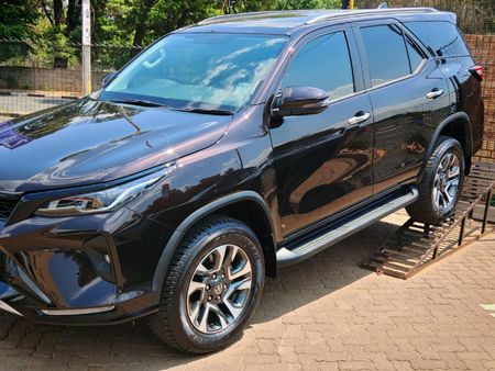 2024-Toyota-Fortuner-24-GD-6-4x4-Auto_2