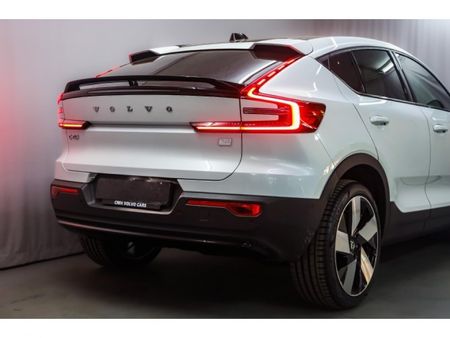 2024-Volvo-C40-Recharge-Twin-Pure-Electric_15