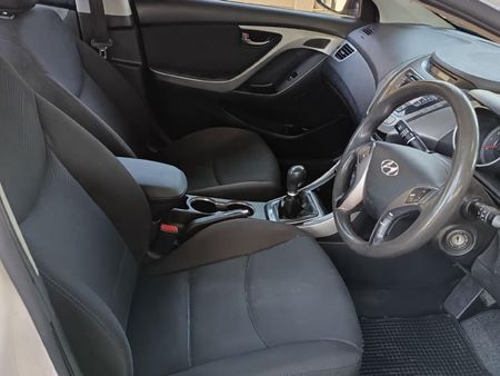 2014-Hyundai-Elantra-16-GLS-Premium_7