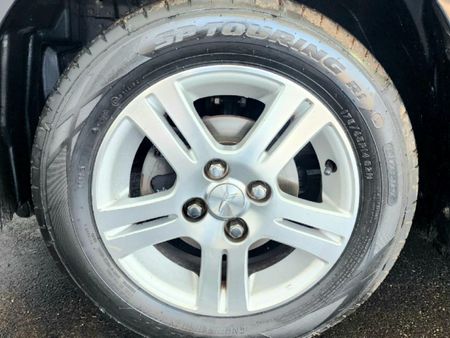 2007-Daihatsu-Sirion-13i-Sport-Auto_9
