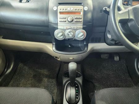 2007-Daihatsu-Sirion-13i-Sport-Auto_20