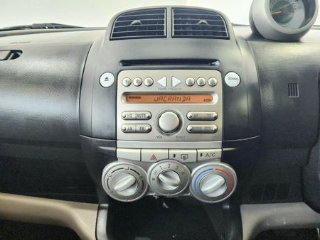 2007-Daihatsu-Sirion-13i-Sport-Auto_21
