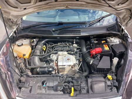 2018-Ford-Fiesta-10-EcoBoost-Ambiente-5-dr_12