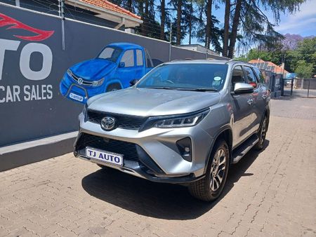 2024-Toyota-Fortuner-28-GD-6-Raised-Body-Auto_0