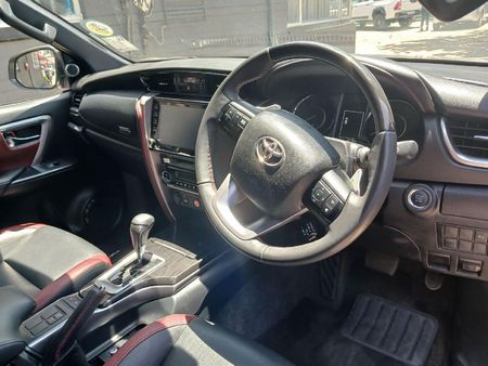 2024-Toyota-Fortuner-28-GD-6-Raised-Body-Auto_9