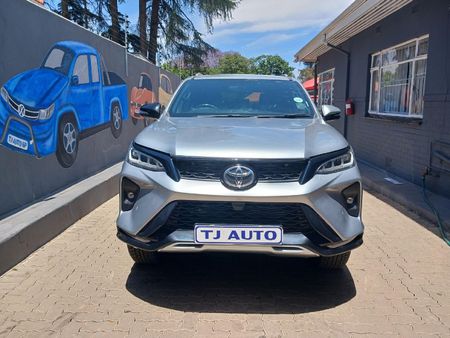 2024-Toyota-Fortuner-28-GD-6-Raised-Body-Auto_1