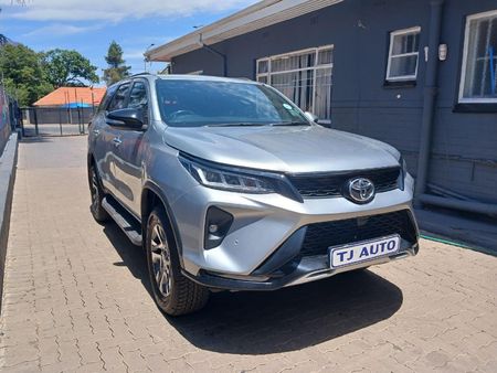 2024-Toyota-Fortuner-28-GD-6-Raised-Body-Auto_2