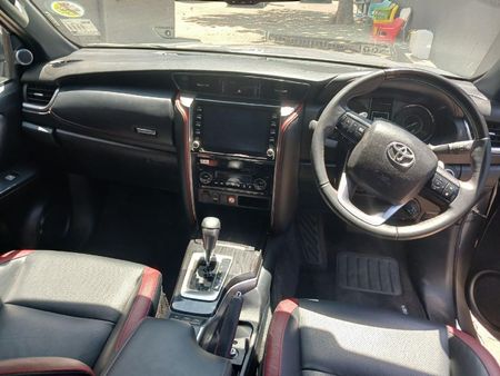 2024-Toyota-Fortuner-28-GD-6-Raised-Body-Auto_6
