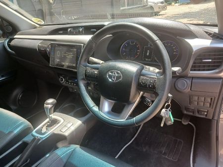 2019-Toyota-Hilux-28-GD-6-Raider-4x4-Auto-Double-Cab_10