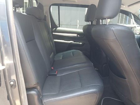2019-Toyota-Hilux-28-GD-6-Raider-4x4-Auto-Double-Cab_11