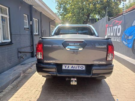 2019-Toyota-Hilux-28-GD-6-Raider-4x4-Auto-Double-Cab_4