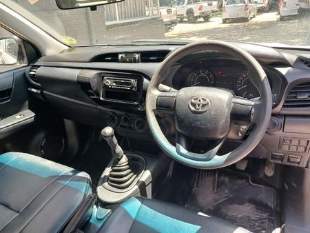 2022-Toyota-Hilux-24-GD-Single-Cab_8