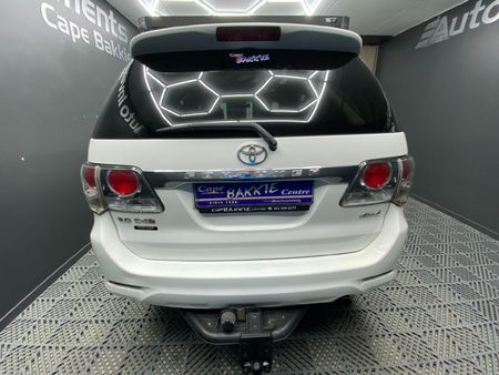 2012-Toyota-Fortuner-30-D-4D-Heritage-4x4-Auto_3