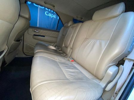 2012-Toyota-Fortuner-30-D-4D-Heritage-4x4-Auto_8