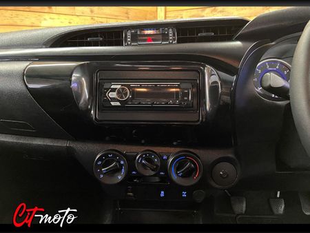 2018-Toyota-Hilux-24-GD-6-Raised-Body-SRX-Single-Cab_13