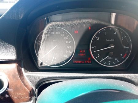 2010-BMW-3-Series-320i-Exclusive-Auto_6
