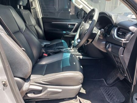 2022-Toyota-Fortuner-24-GD-6-Raised-Body-Auto_9