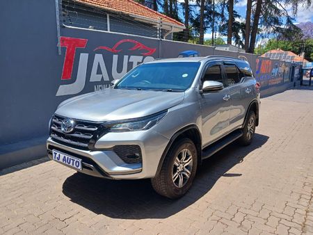 2022-Toyota-Fortuner-24-GD-6-Raised-Body-Auto_1