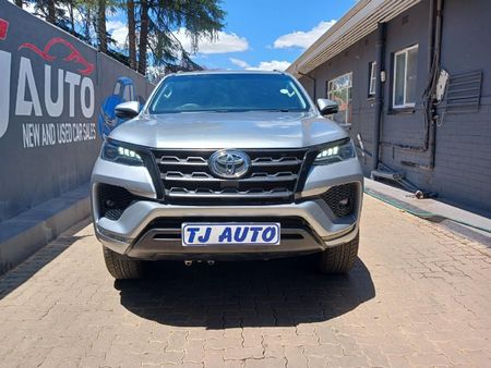 2022-Toyota-Fortuner-24-GD-6-Raised-Body-Auto_2