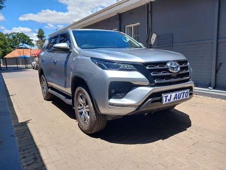 2022-Toyota-Fortuner-24-GD-6-Raised-Body-Auto_3