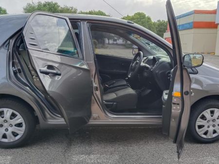 2015-Honda-Brio-12-Comfort_13