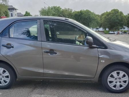 2015-Honda-Brio-12-Comfort_16