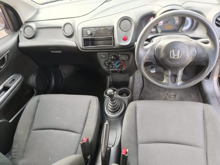 2015-Honda-Brio-12-Comfort_3