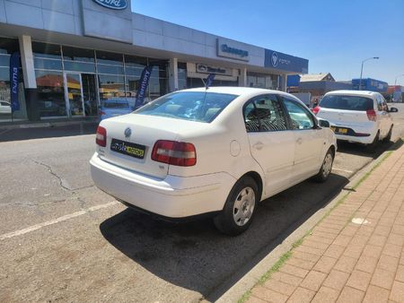 2003-Volkswagen-Polo-Classic-16_5