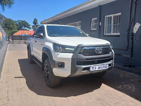2021-Toyota-Hilux-28-GD-6-Raised-Body-Legend-Auto-Extended-Cab_2