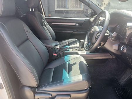 2021-Toyota-Hilux-28-GD-6-Raised-Body-Legend-Auto-Extended-Cab_6