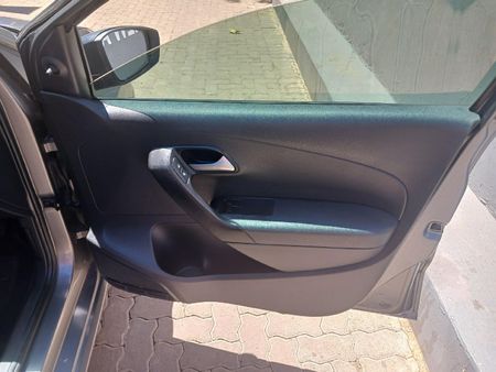 2020-Volkswagen-Polo-Vivo-14-Trendline-5-dr_10