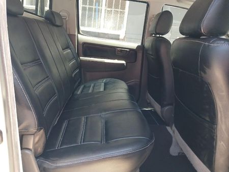 2014-Toyota-Hilux-30-D-4D-Legend-45-Raised-Body-Auto-Double-Cab_10