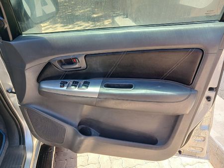 2014-Toyota-Hilux-30-D-4D-Legend-45-Raised-Body-Auto-Double-Cab_11