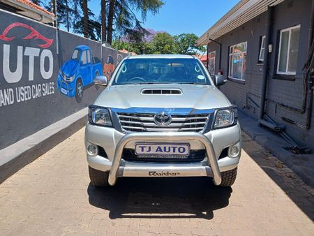 2014-Toyota-Hilux-30-D-4D-Legend-45-Raised-Body-Auto-Double-Cab_1