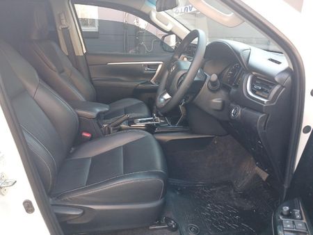 2024-Toyota-Fortuner-24-GD-6-RB-Auto_10