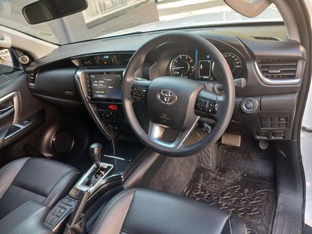 2024-Toyota-Fortuner-24-GD-6-RB-Auto_11