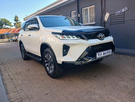 2024-Toyota-Fortuner-24-GD-6-RB-Auto_3
