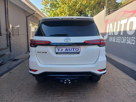 2024-Toyota-Fortuner-24-GD-6-RB-Auto_4