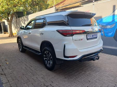 2024-Toyota-Fortuner-24-GD-6-RB-Auto_5