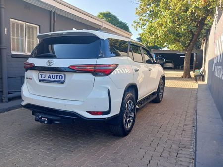 2024-Toyota-Fortuner-24-GD-6-RB-Auto_7