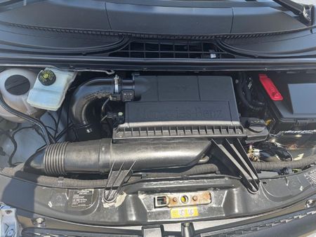 2013-Mercedes-Benz-Vito-116-CDI-CrewBus_9