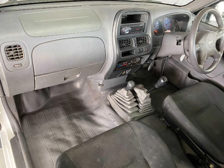 2019-Nissan-NP300-25-TDi-LWB-4x4-Single-Cab_12