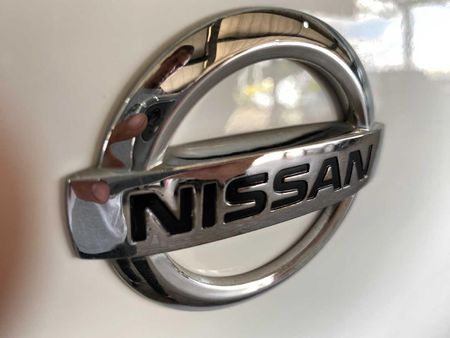 2019-Nissan-NP300-25-TDi-LWB-4x4-Single-Cab_18