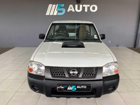 2019-Nissan-NP300-25-TDi-LWB-4x4-Single-Cab_1