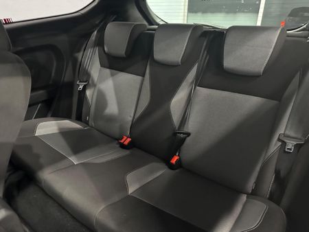 2017-Ford-Fiesta-ST-16-EcoBoost-GDTi_10