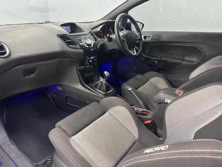 2017-Ford-Fiesta-ST-16-EcoBoost-GDTi_12