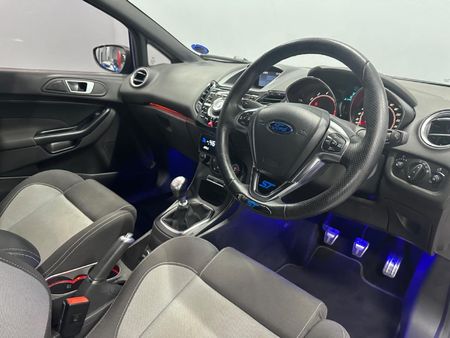 2017-Ford-Fiesta-ST-16-EcoBoost-GDTi_13