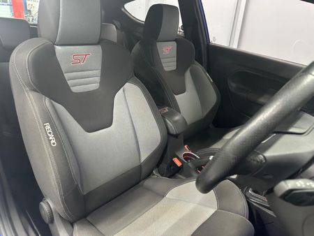 2017-Ford-Fiesta-ST-16-EcoBoost-GDTi_14